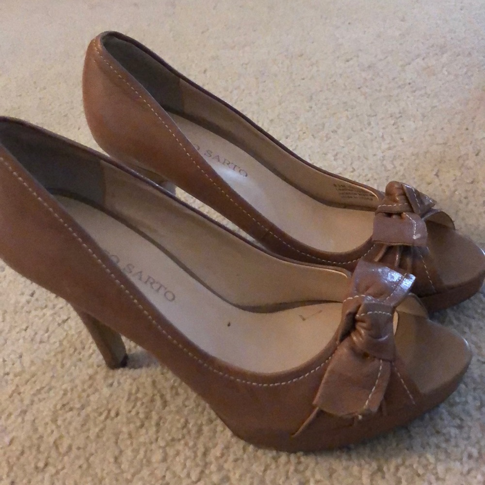 Size 8 1/2 Franco Sarto peep toes heels